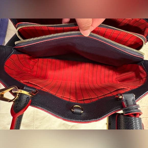 💙BLUE EMPREINTE💙Louis Vuitton Montaigne empreinte with strap - Picture 8 of 15